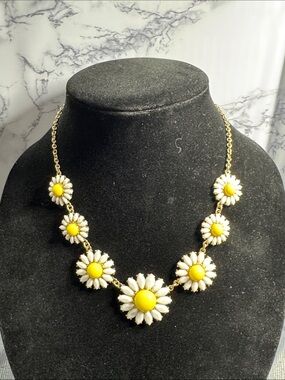 Kate Spade Yellow and White Daisy Statement Necklace